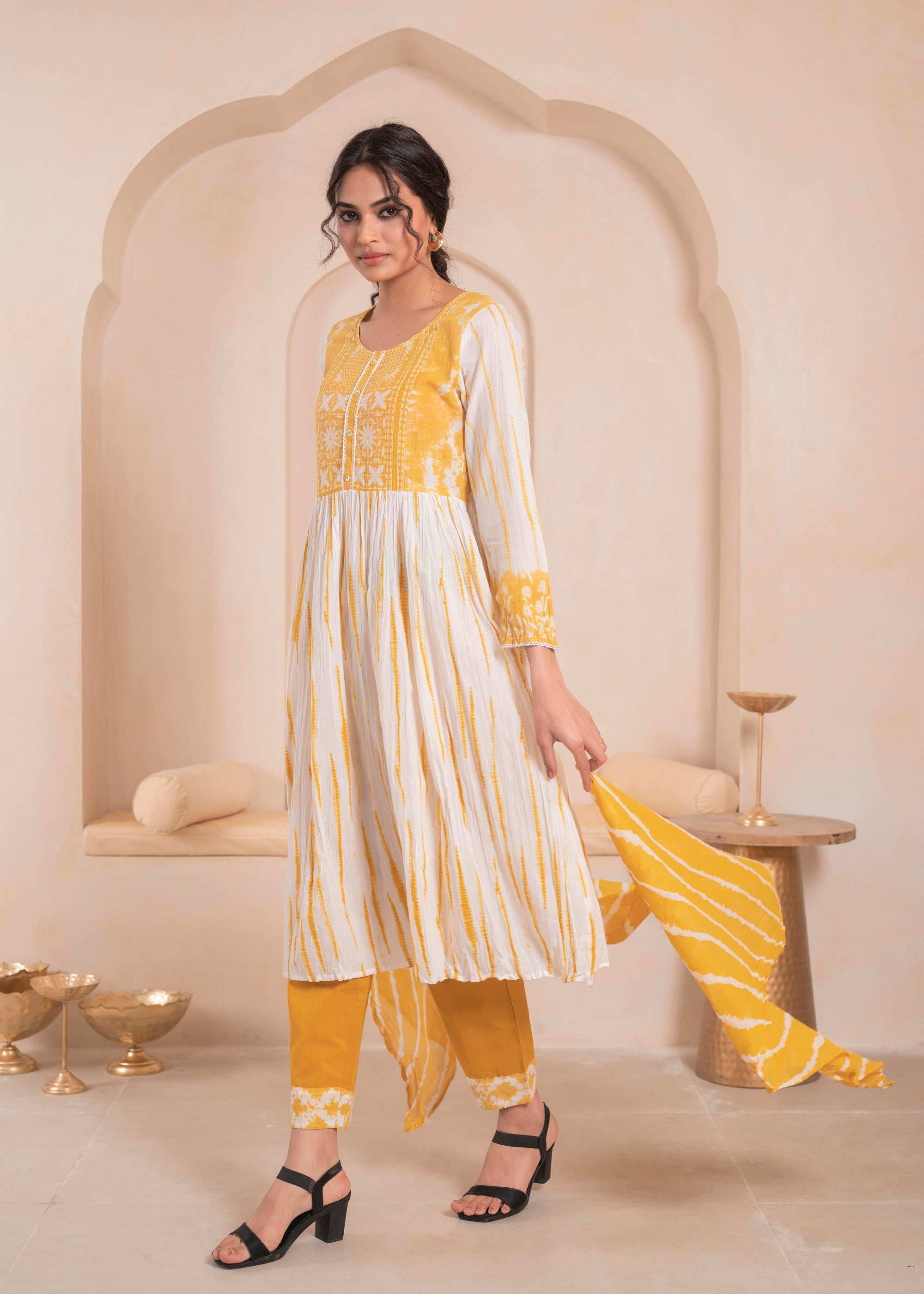 Juniper Mustered and white kurta , solid bottom and tie - dye dupatta with cotton lace , buttons , sequence - Distacart