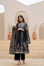 Juniper Black Ethnic Motif Printed Kurta Set With Thread & Mirror Work - Distacart