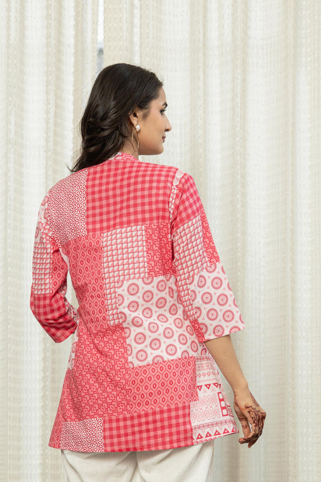 Juniper Women's Pink Geometric Printed Cotton Tunic With Buttons