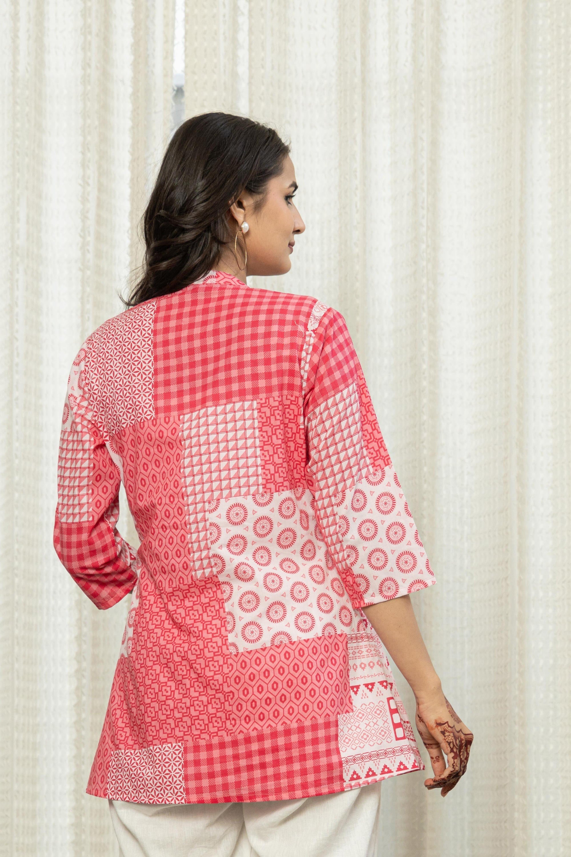 Juniper Women's Pink Geometric Printed Cotton Tunic With Buttons