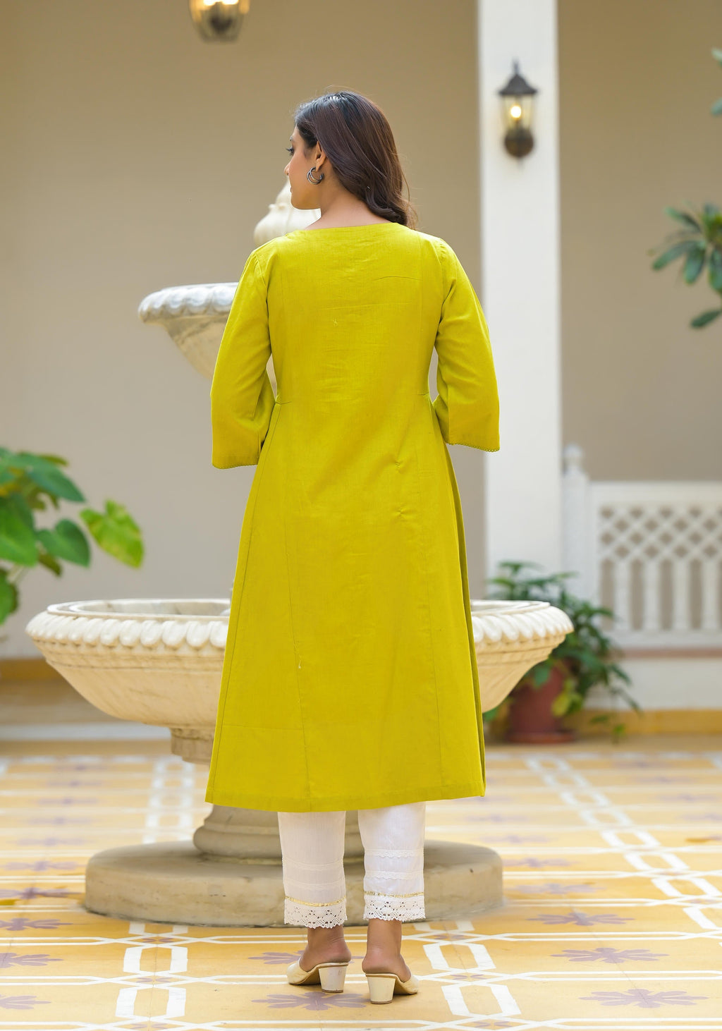 Juniper Lime Green Solid Cotton Linen Kurta With Button Closure - Distacart
