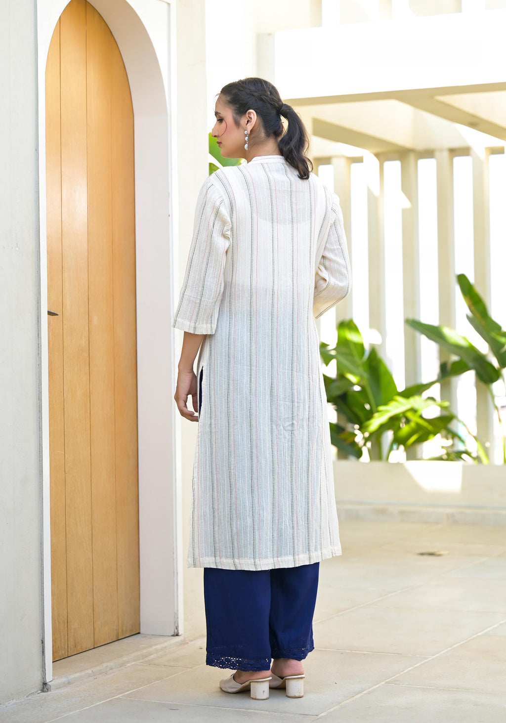Juniper Minimal Ivory Striped Straight Kurta - Distacart
