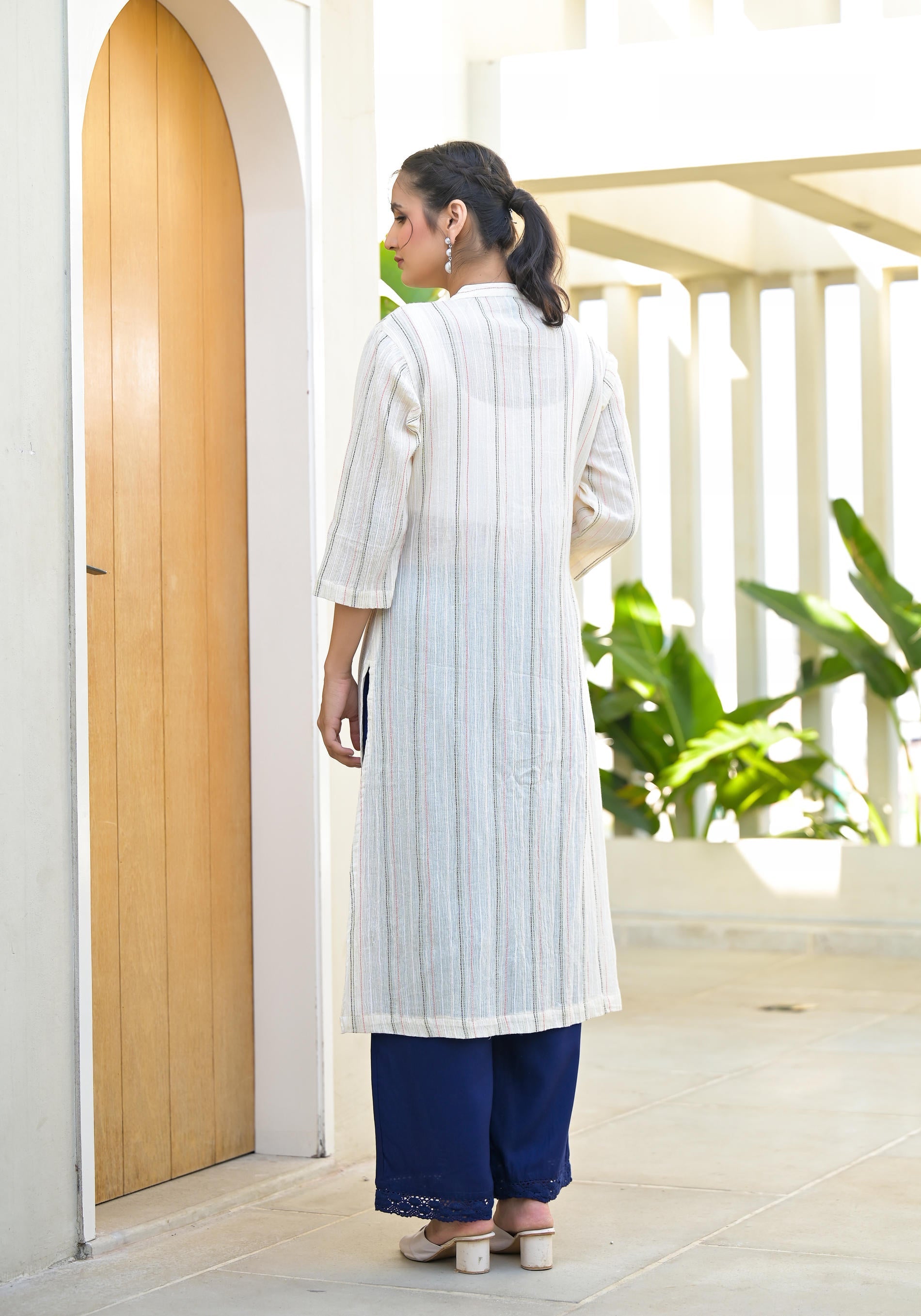 Juniper Minimal Ivory Striped Straight Kurta - Distacart