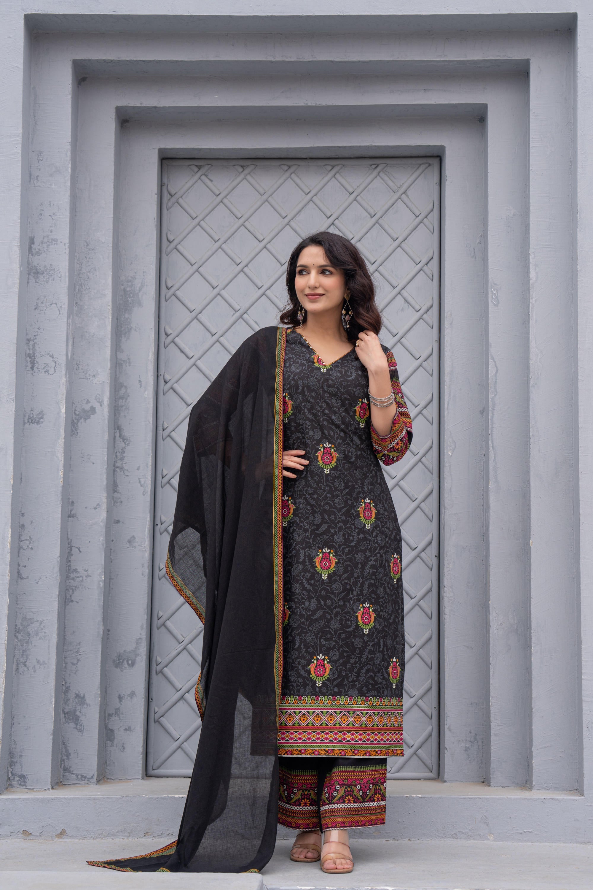 Juniper Black Floral Printed Cotton Kurta Set With Thread Work & Sequins - Distacart