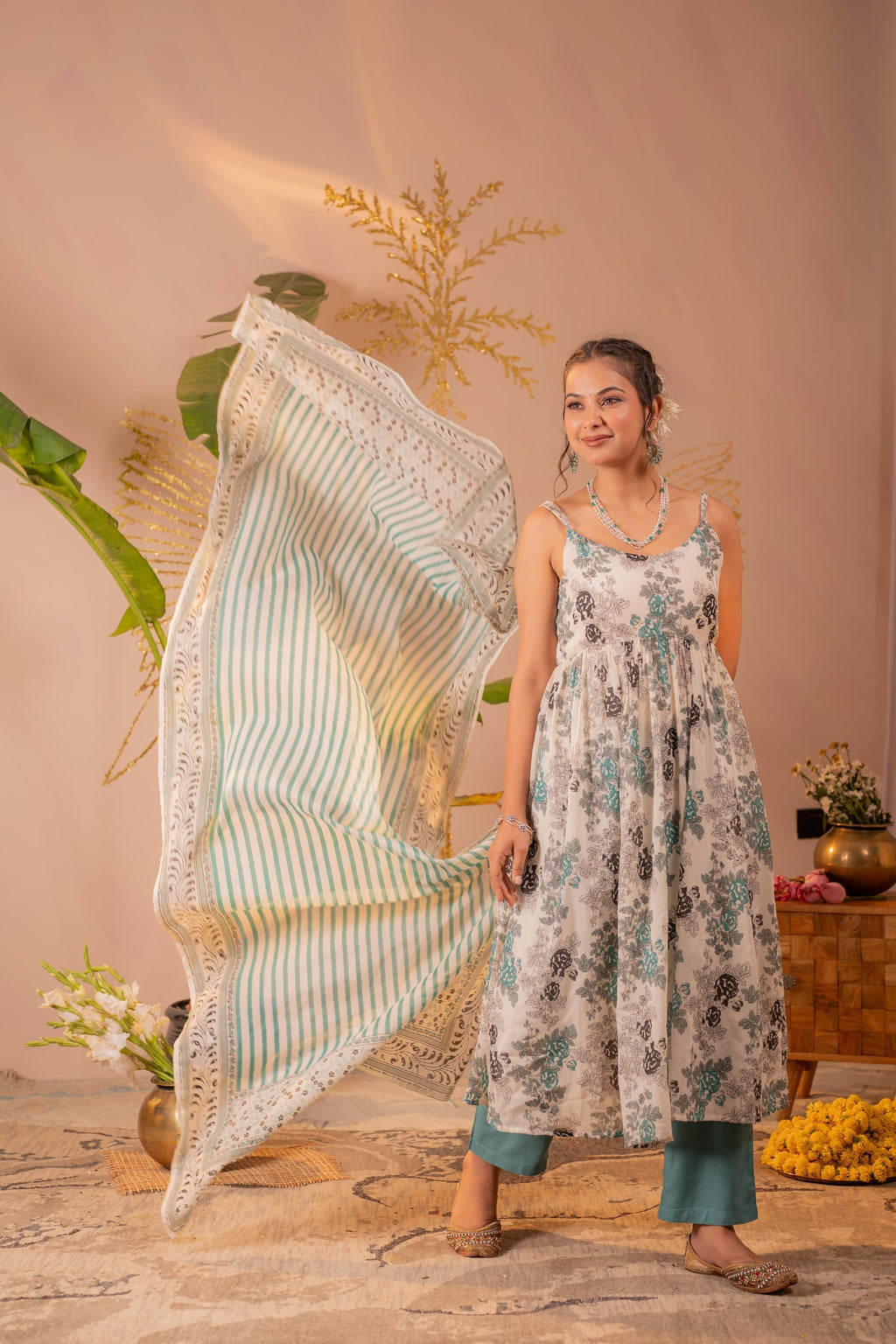 Juniper Ivory Meadow Bloom Kurta Pant And Dupatta Set - Distacart