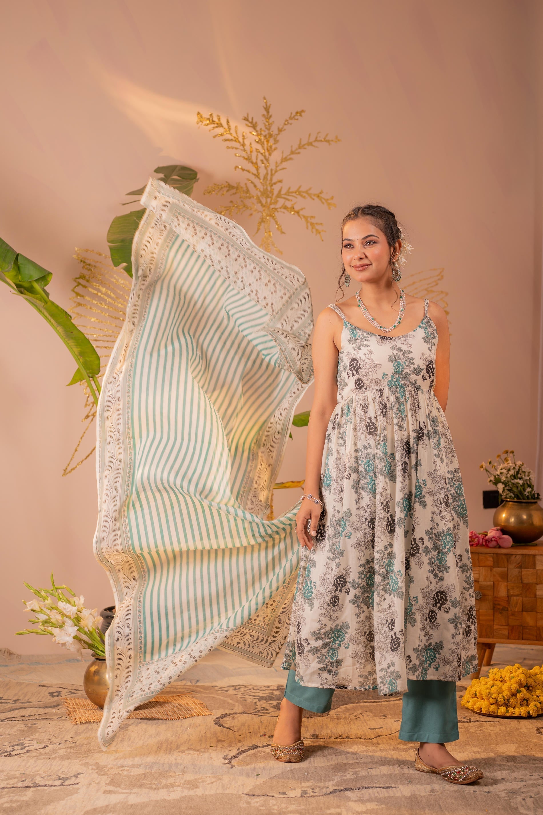 Juniper Ivory Meadow Bloom Kurta Pant And Dupatta Set - Distacart