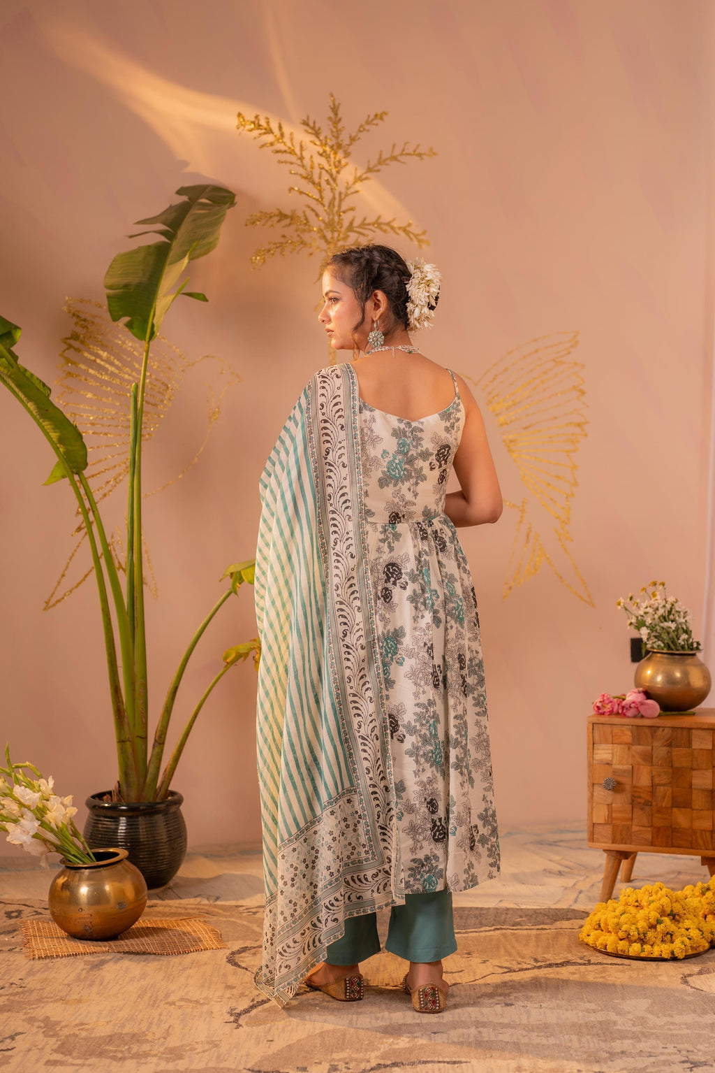 Juniper Ivory Meadow Bloom Kurta Pant And Dupatta Set - Distacart