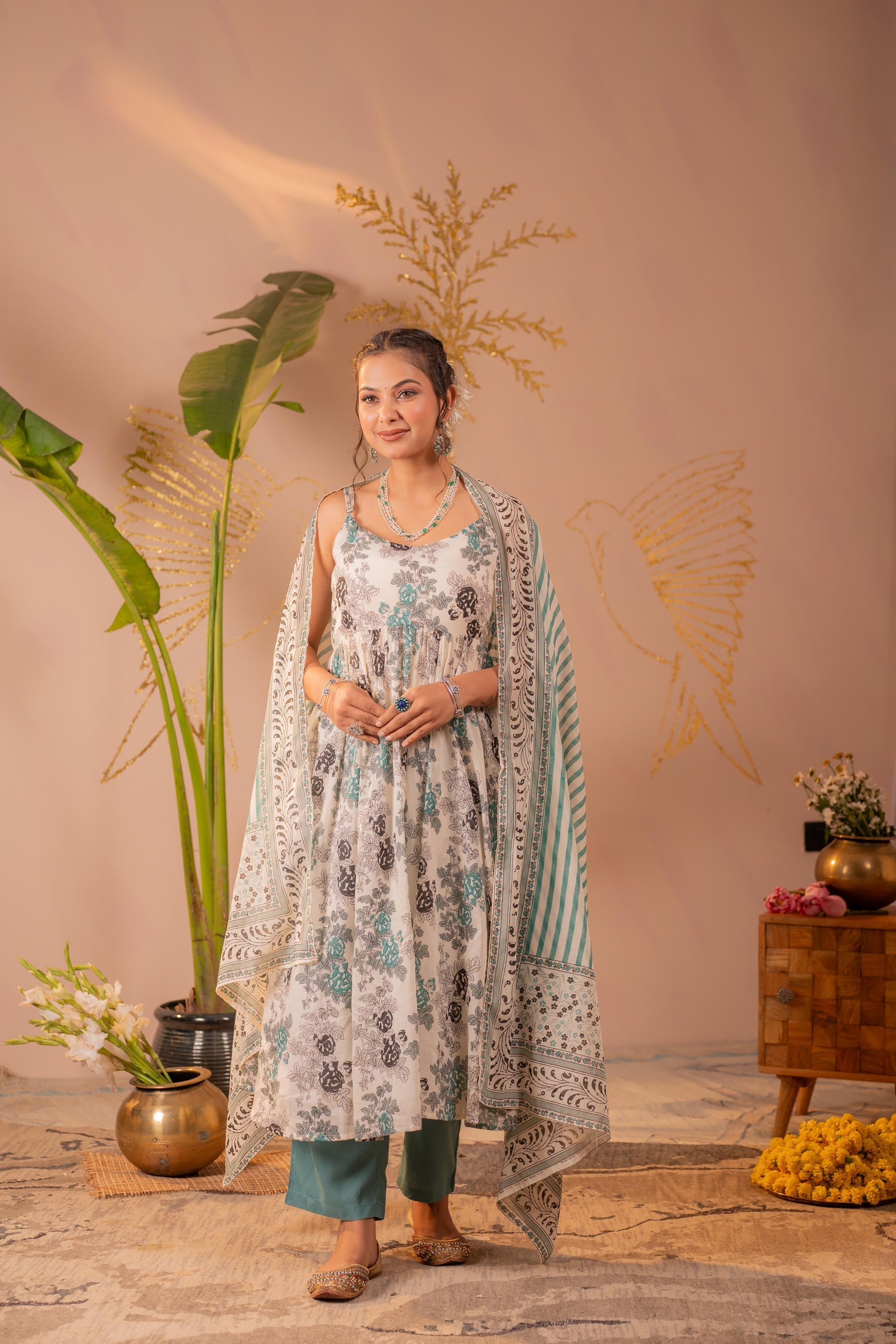 Juniper Ivory Meadow Bloom Kurta Pant And Dupatta Set - Distacart