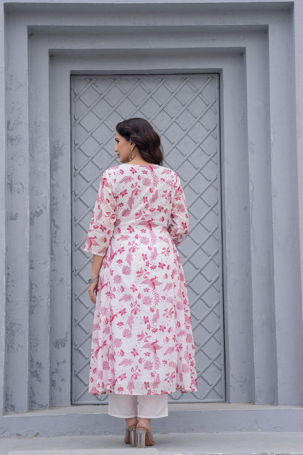 Juniper White & Pink Floral Printed Cotton Kurta Set With Thread & Mirror Work - Distacart