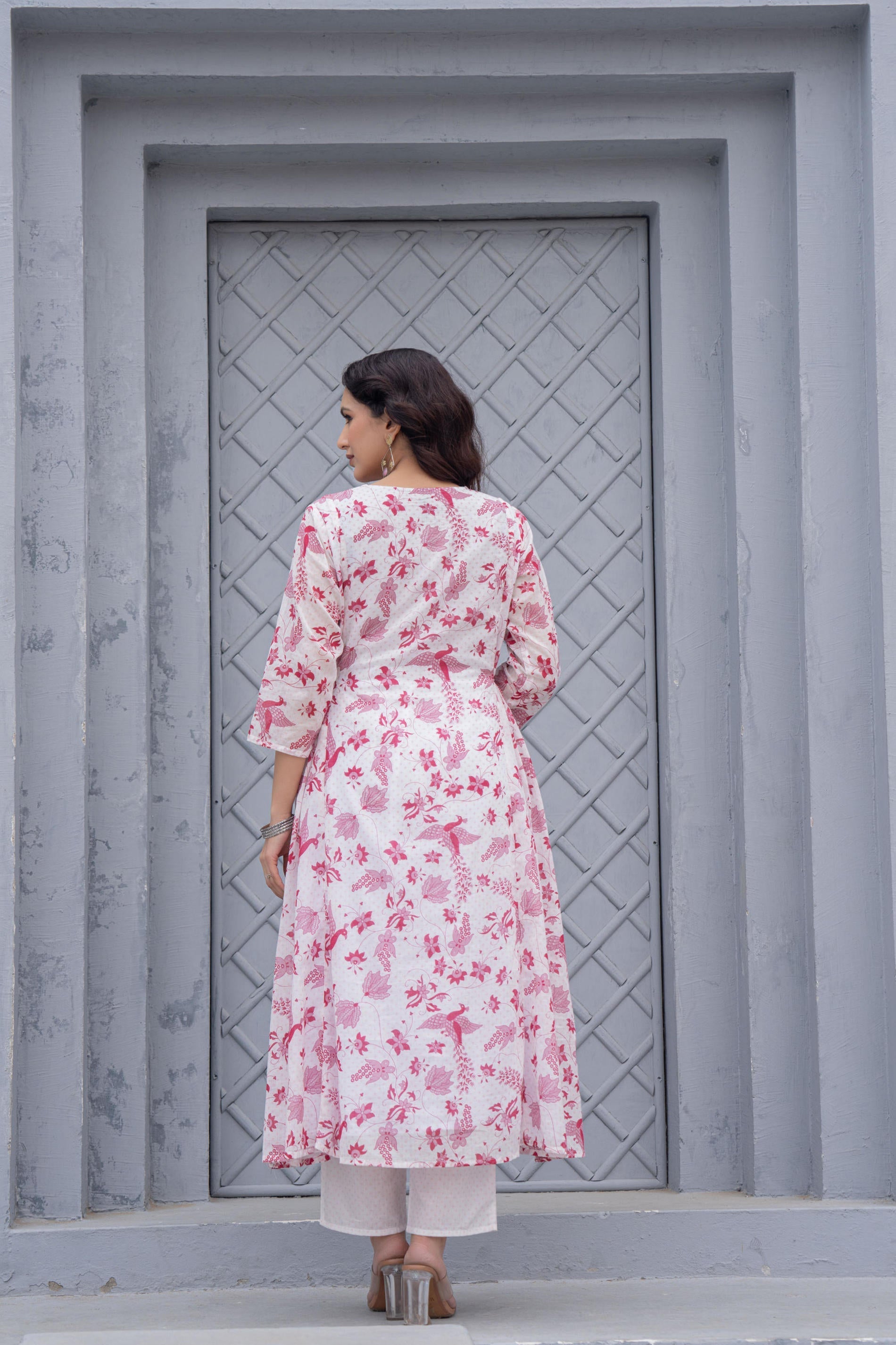 Juniper White & Pink Floral Printed Cotton Kurta Set With Thread & Mirror Work - Distacart