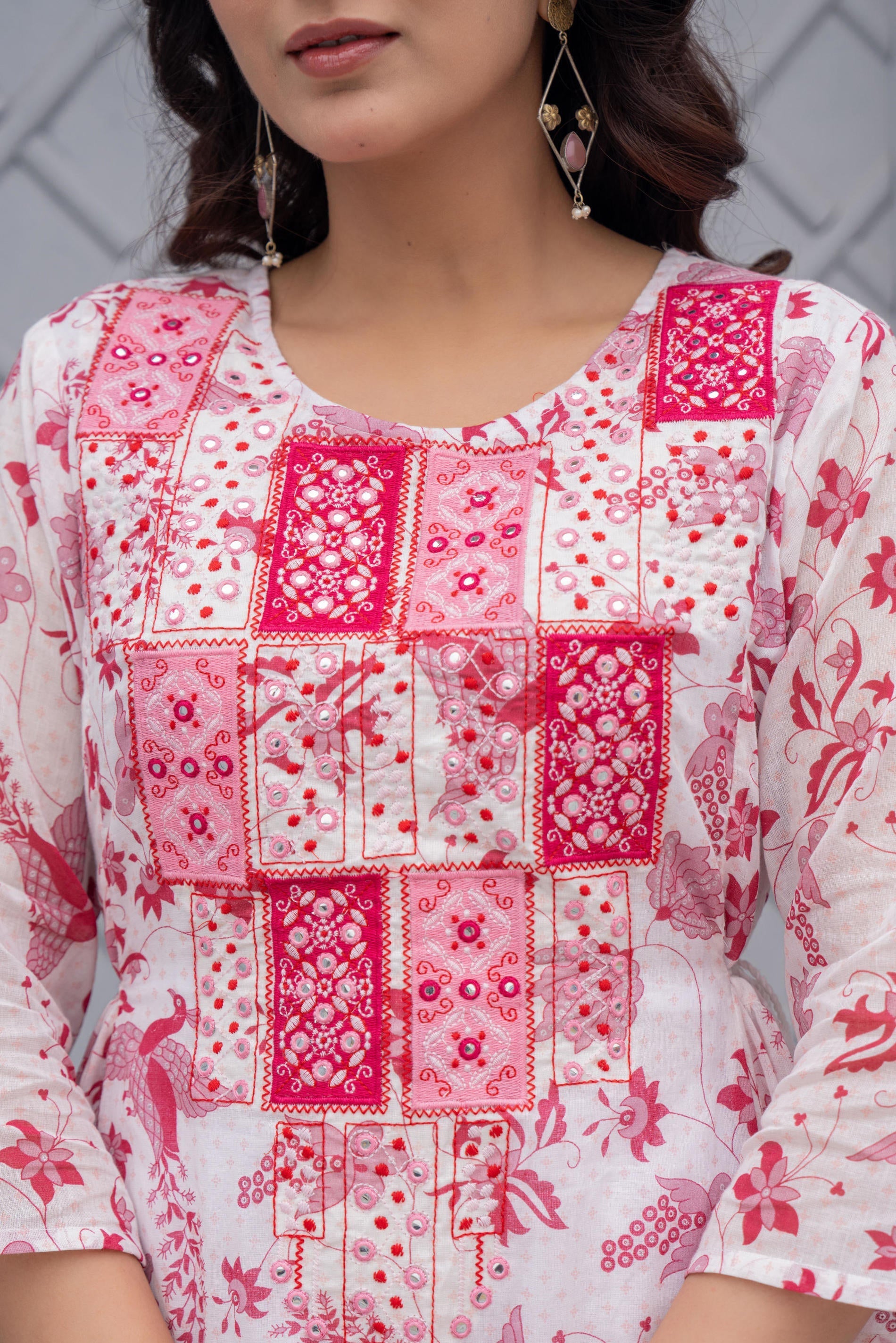 Juniper White & Pink Floral Printed Cotton Kurta Set With Thread & Mirror Work - Distacart