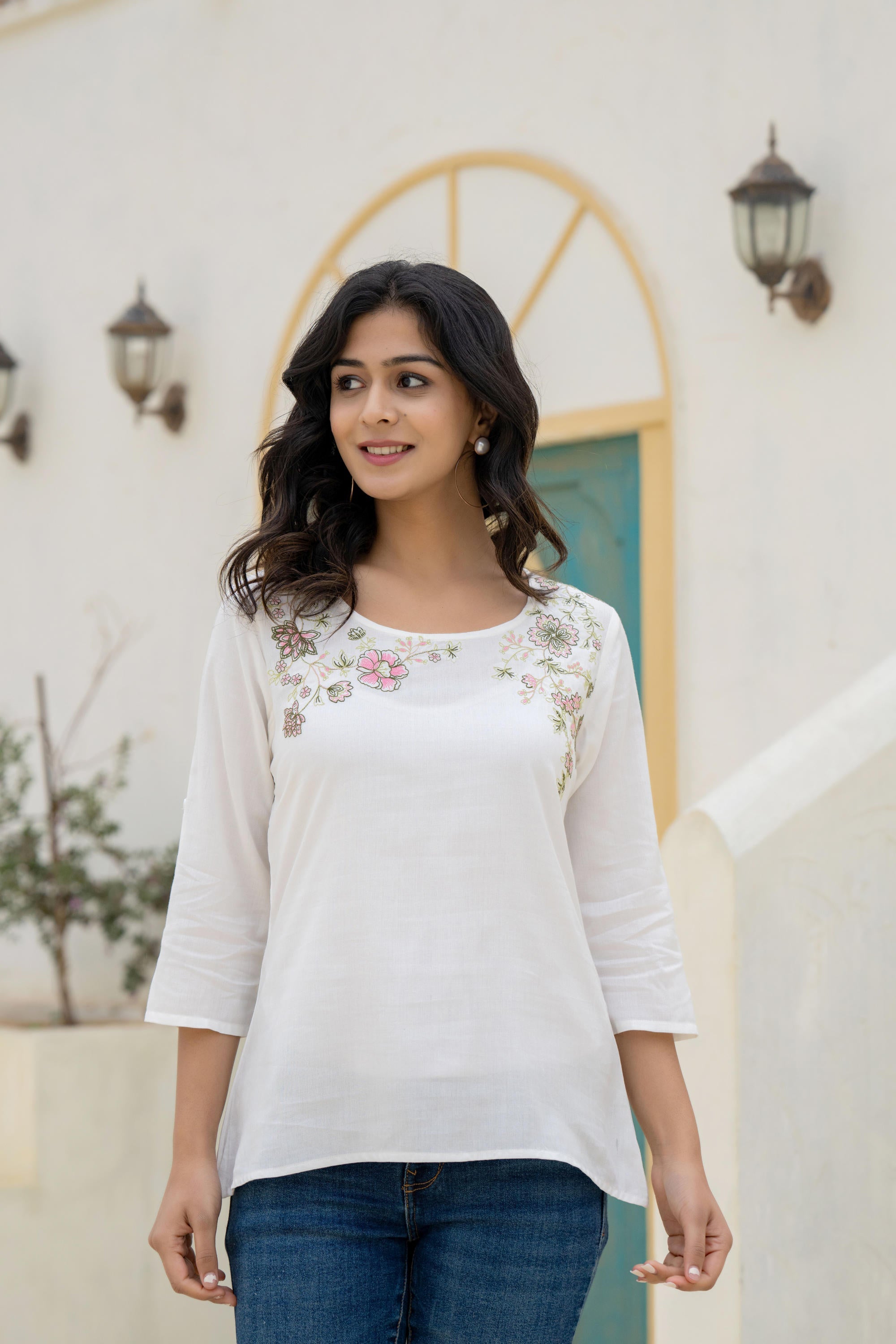 Juniper White Solid Viscose Tunic With Thread Work - Distacart
