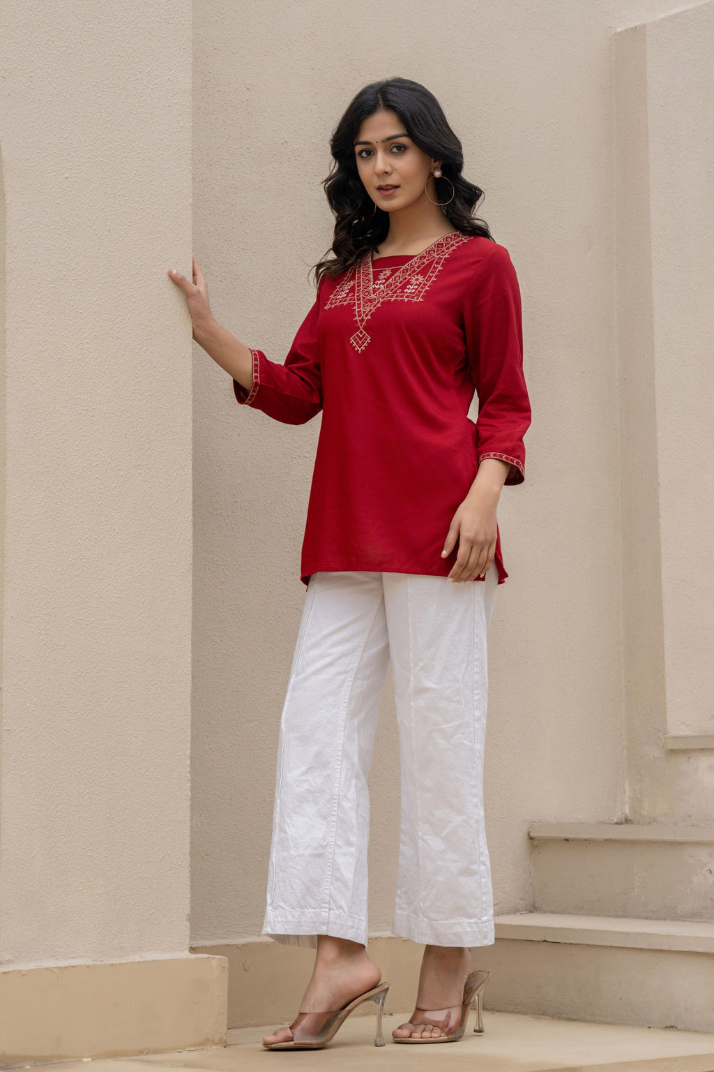 Juniper Maroon Solid Viscose Tunic With Thread Work