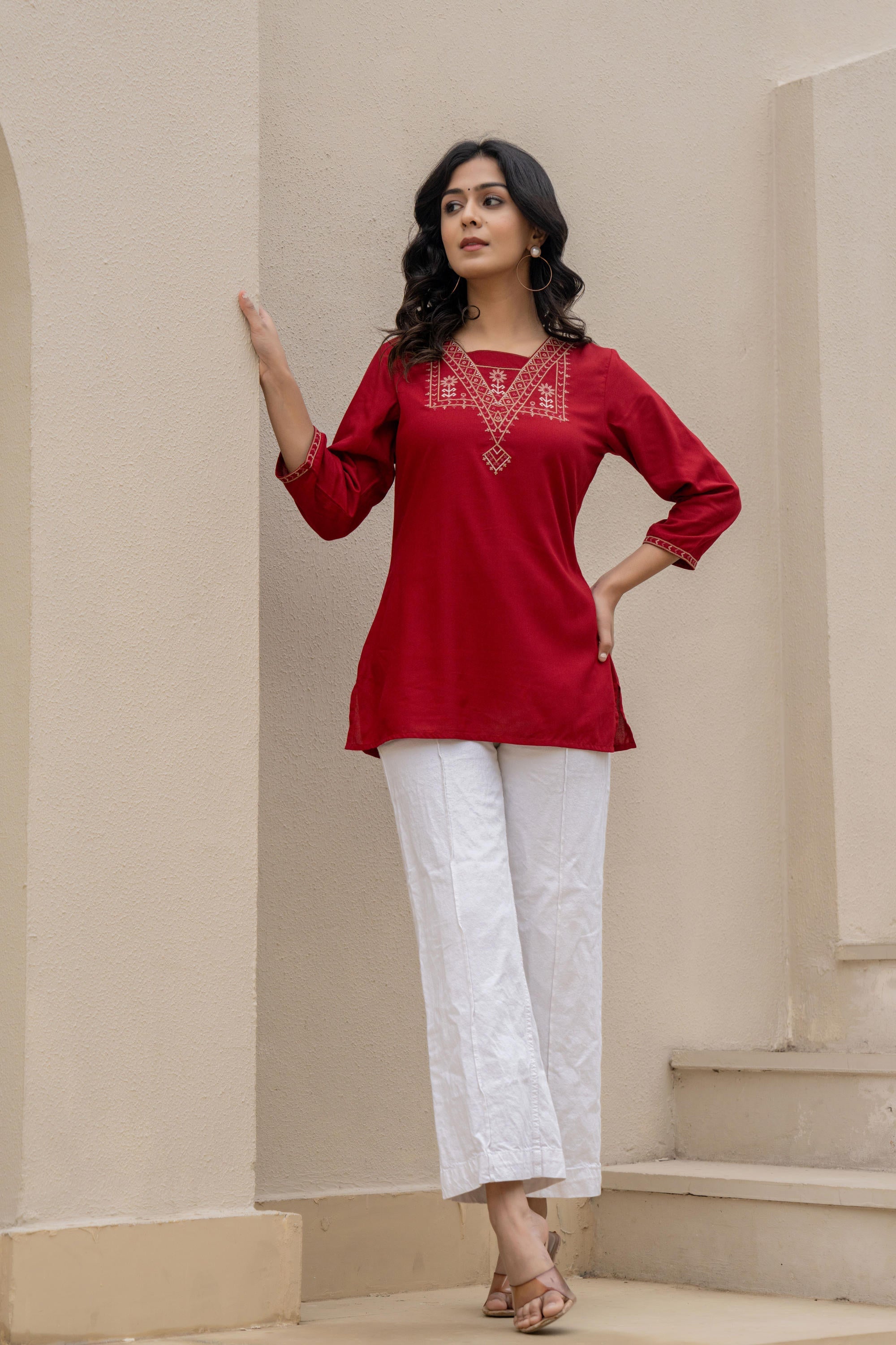 Juniper Maroon Solid Viscose Tunic With Thread Work