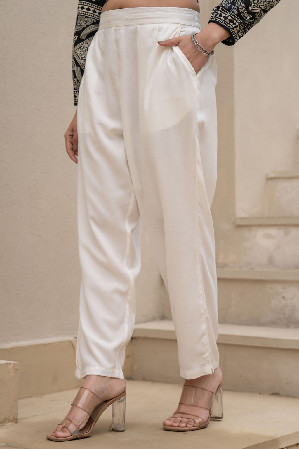 Juniper White Solid Viscose Pants