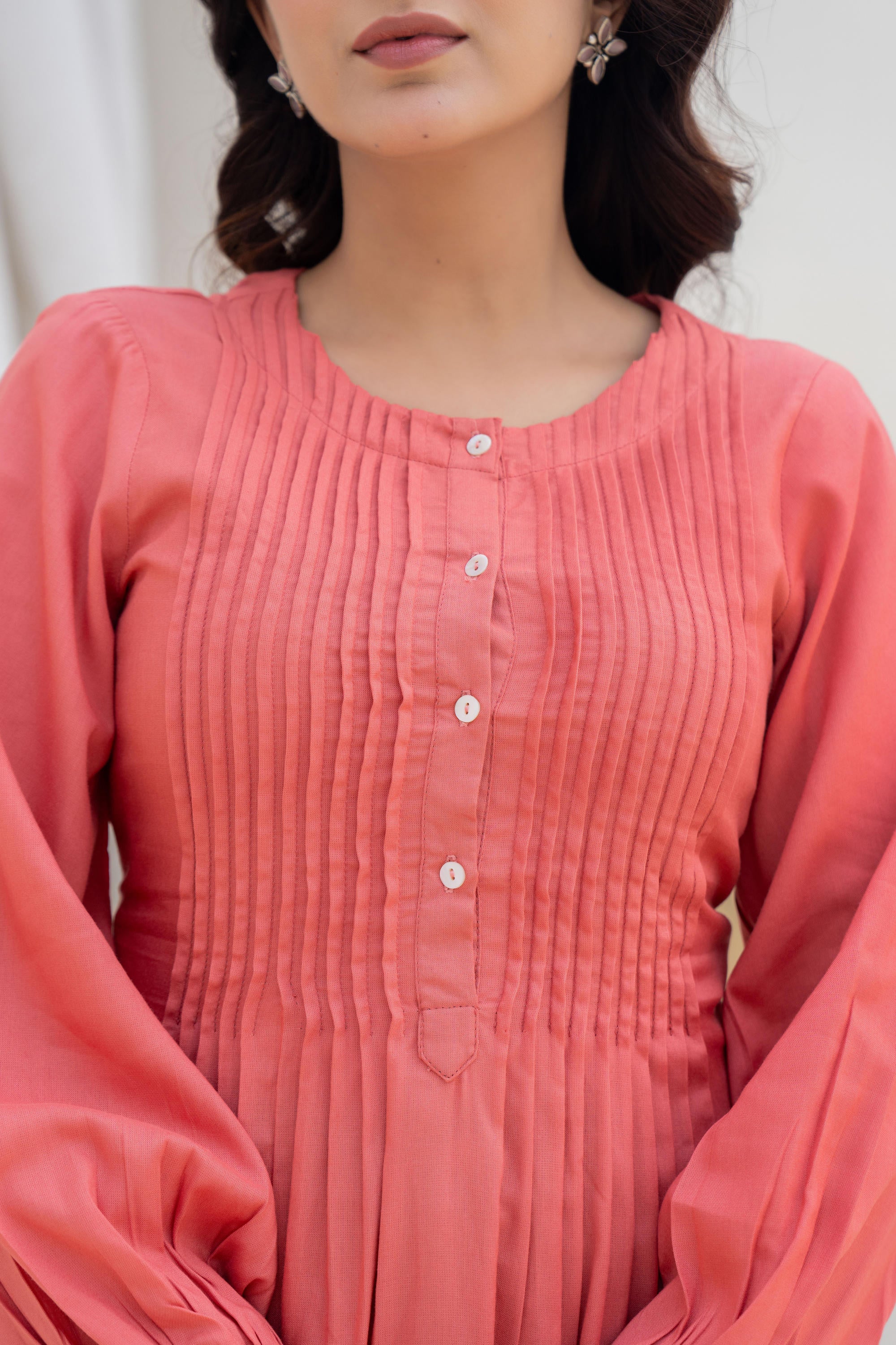 Juniper Coral Solid Viscose Tunic With Buttons & Lace