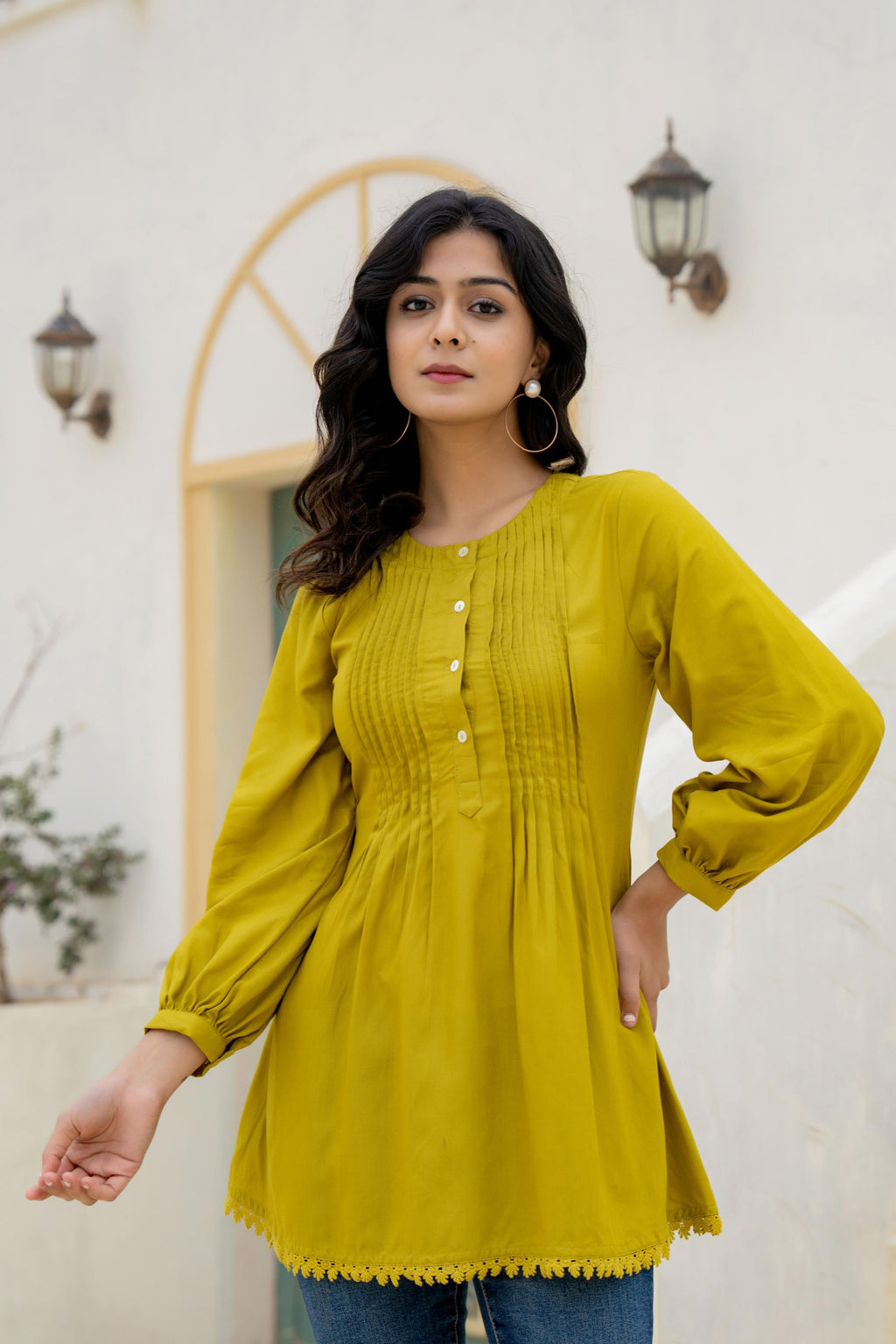 Juniper Lime Solid Viscose Tunic With Buttons & Lace