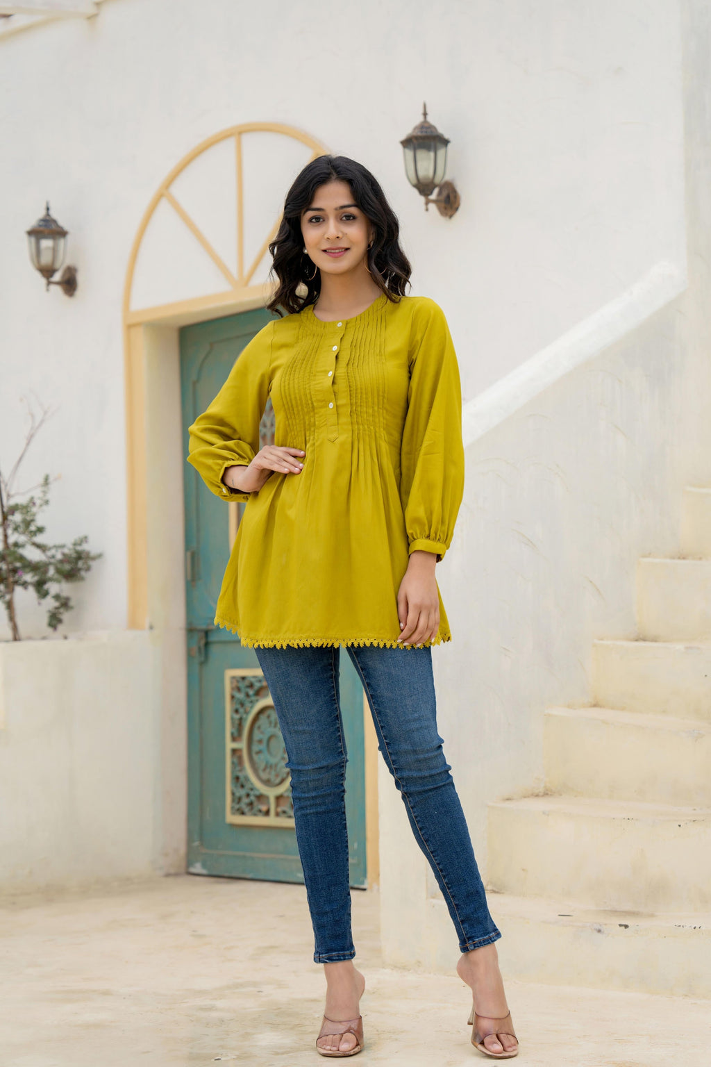 Juniper Lime Solid Viscose Tunic With Buttons & Lace