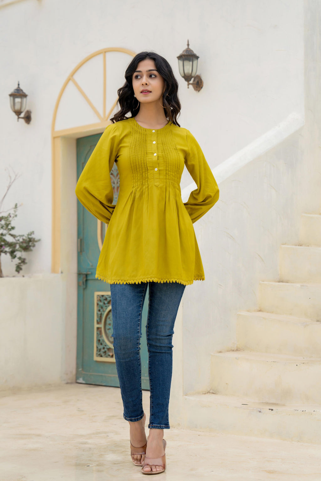 Juniper Lime Solid Viscose Tunic With Buttons & Lace
