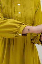 Juniper Lime Solid Viscose Tunic With Buttons & Lace
