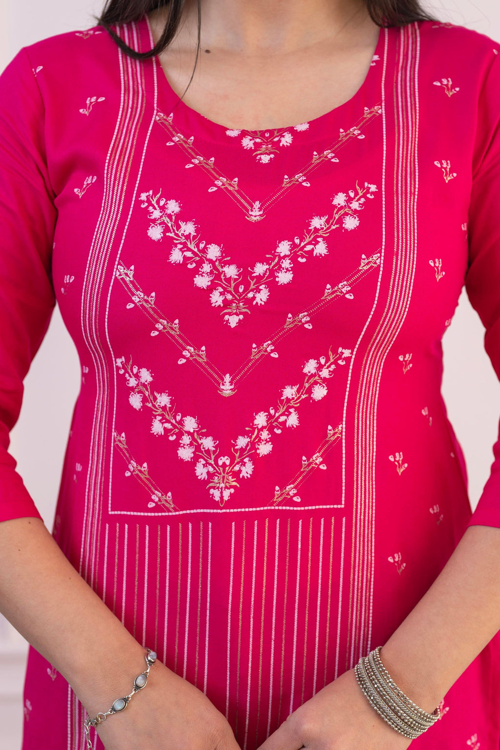 Juniper Fuchsia Printed Viscose Straight Fit Kurta With Round Neck - Distacart