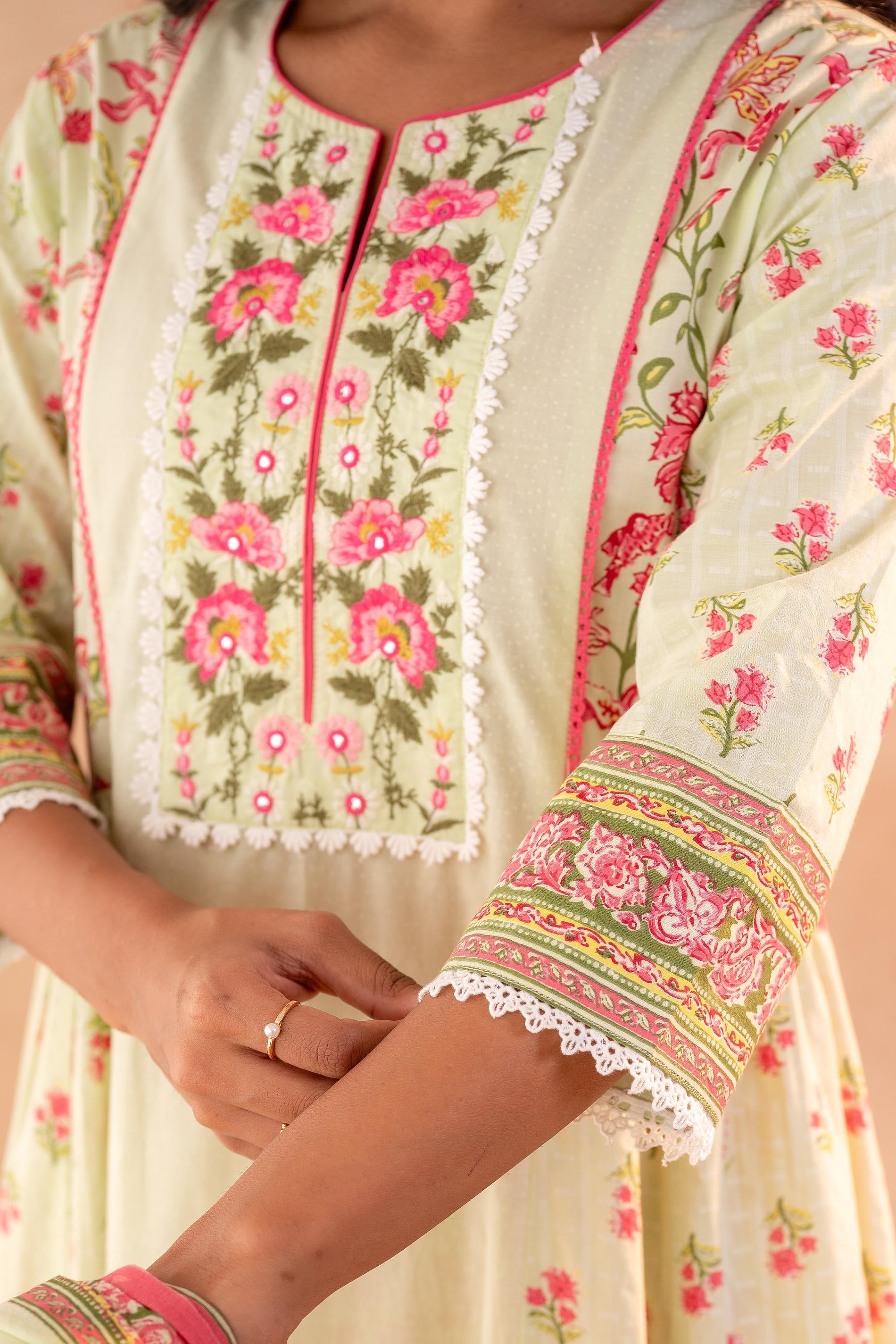 Juniper Noor-e-Gul SageGreen Printed Kurta Pant And Dupatta Set - Distacart