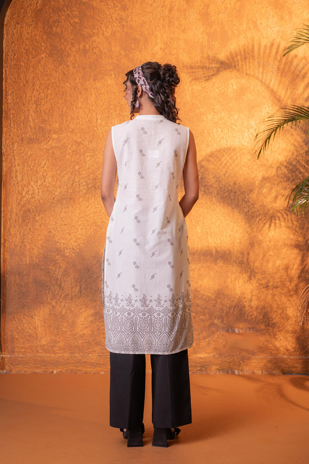 Juniper Black & White Bloom Border Kurta - Distacart