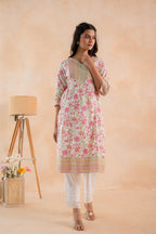 Juniper Ivory Blossom Panelled Kurta - Distacart