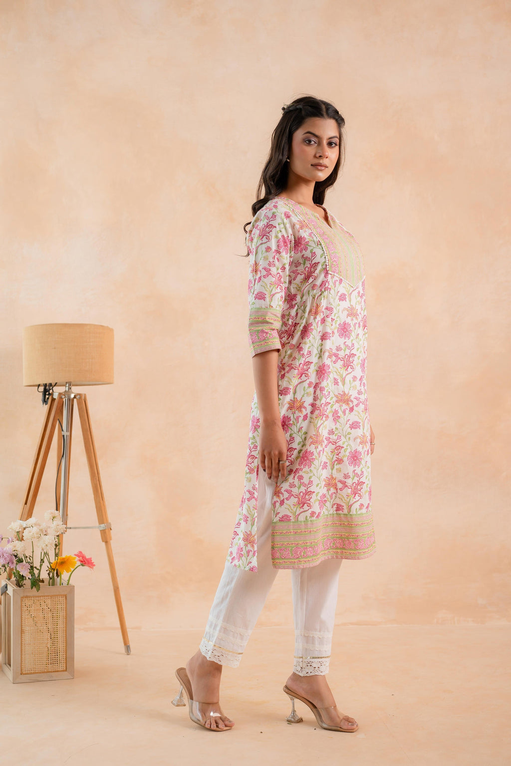 Juniper Ivory Blossom Panelled Kurta - Distacart