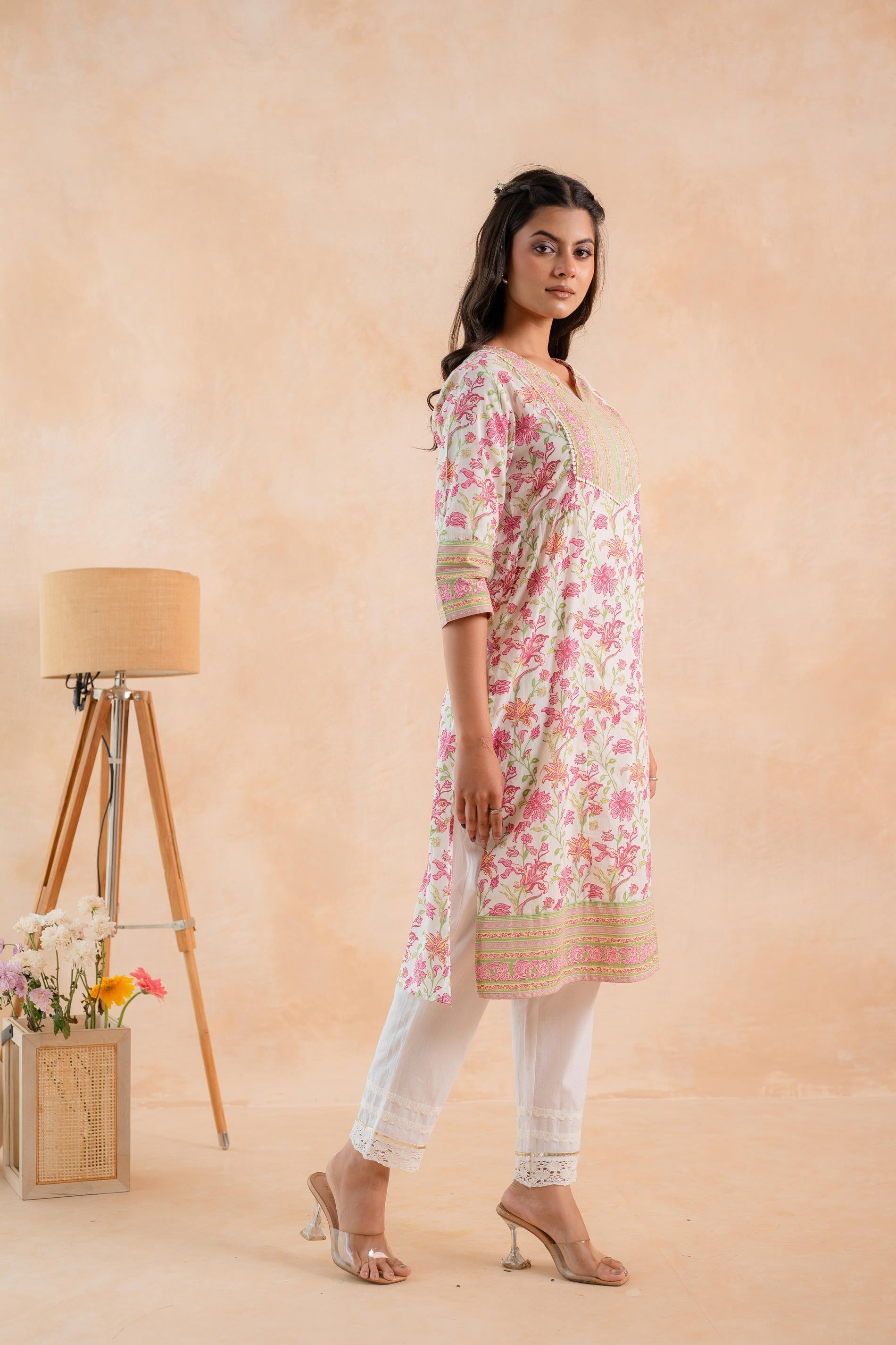Juniper Ivory Blossom Panelled Kurta - Distacart