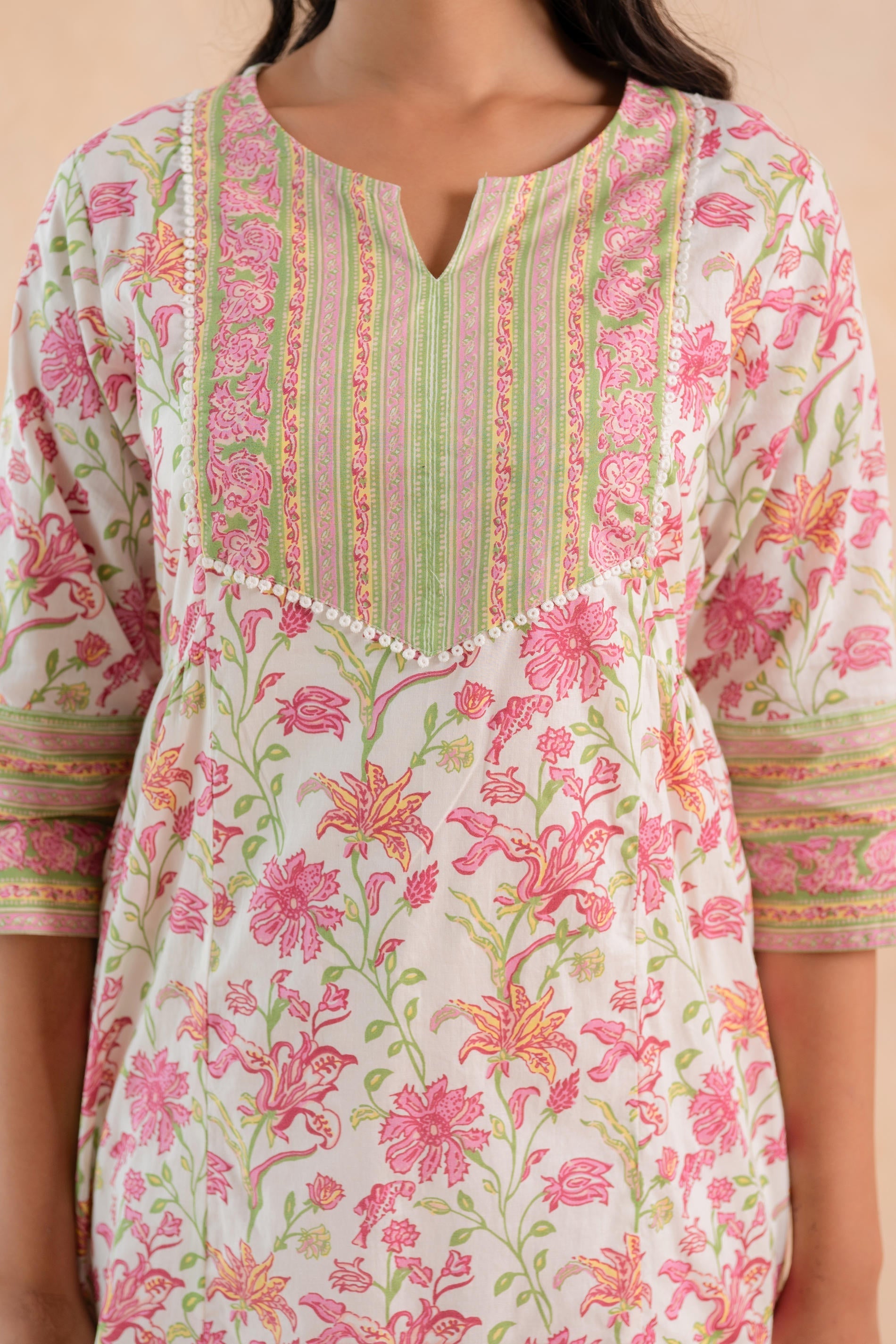 Juniper Ivory Blossom Panelled Kurta - Distacart