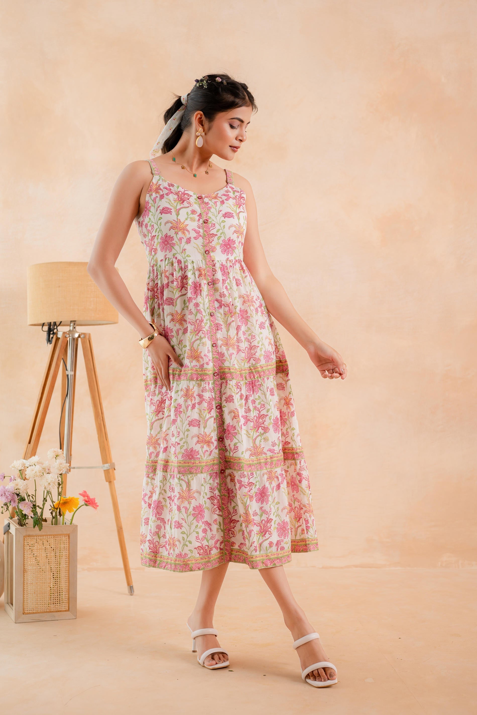 Juniper Ivory Blossom Panelled Kurta - Distacart