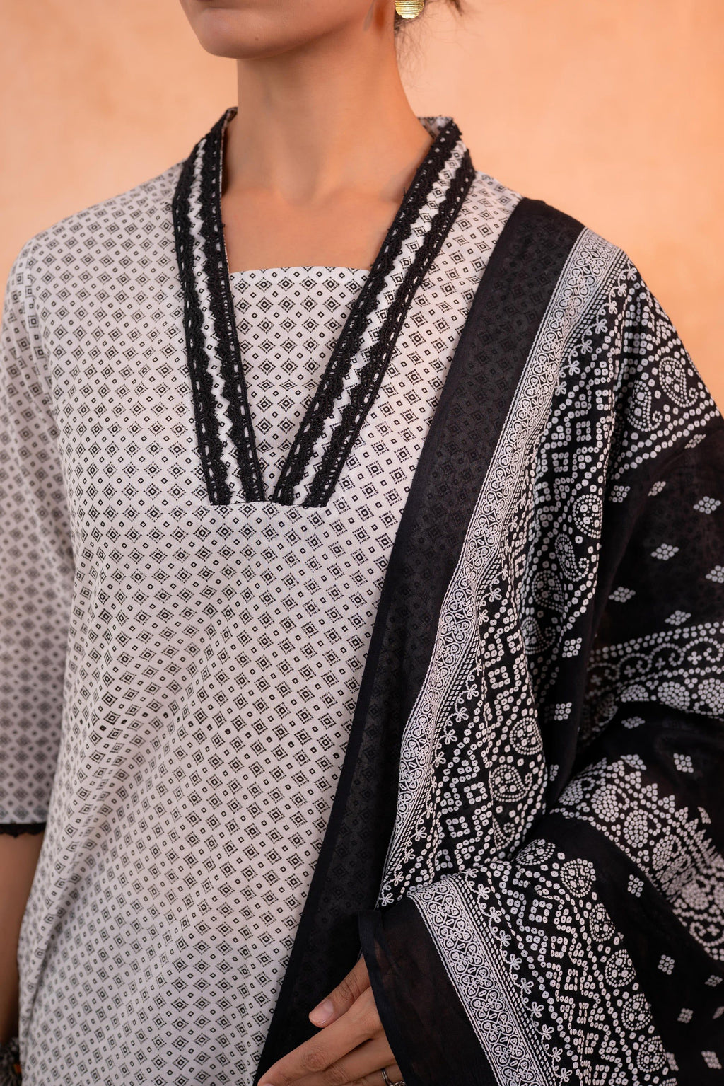 Juniper Noir Ikat Echo Black & White Printed Kurta Pant And Dupatta Set - Distacart
