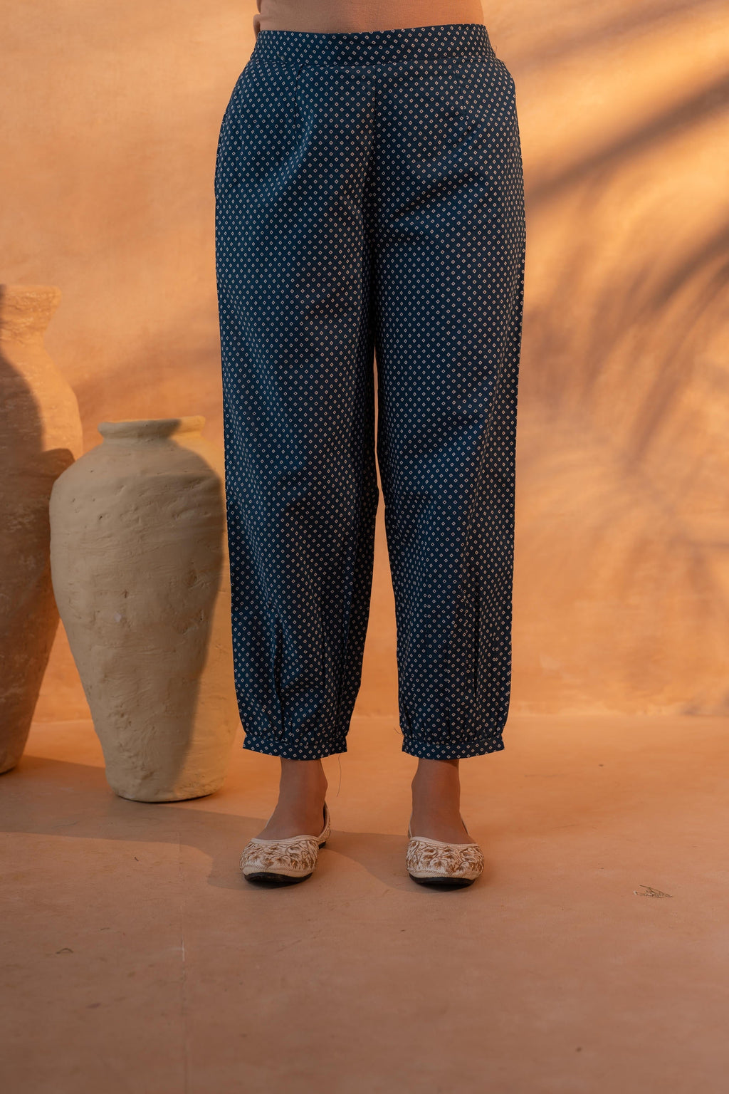 Juniper Noir Ikat Echo Blue & White Printed Kurta Pant And Dupatta Set - Distacart