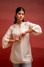 Juniper Off White Solid Viscose Tunic With Thread Work
