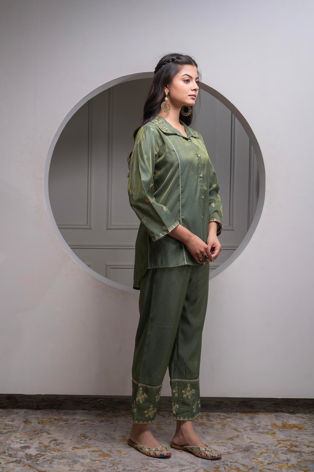 Juniper Fuchsia Solid Green Viscose Tunic And Pants Co-Ord Set With Zari Work And Button Detailing - Distacart