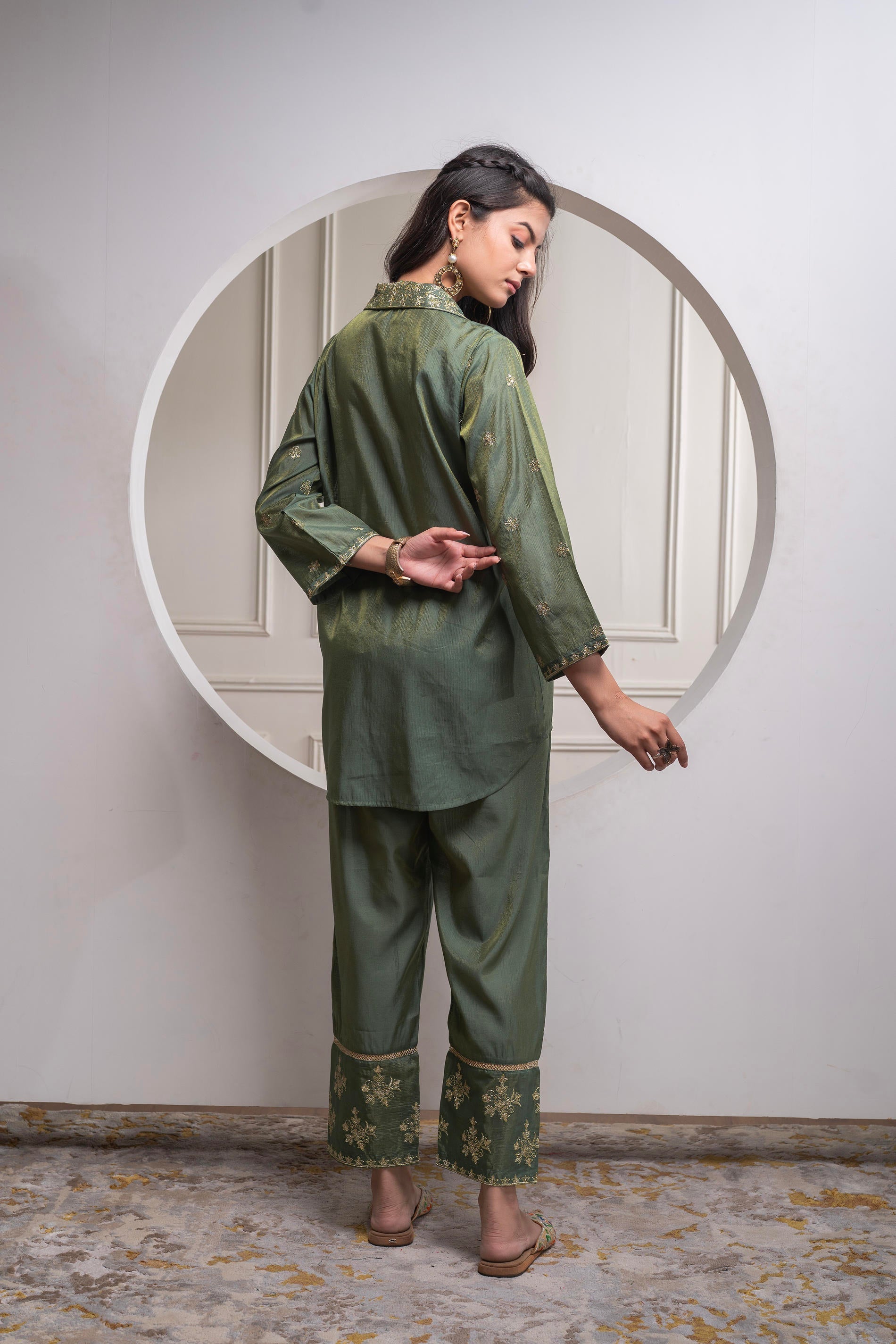 Juniper Fuchsia Solid Green Viscose Tunic And Pants Co-Ord Set With Zari Work And Button Detailing - Distacart