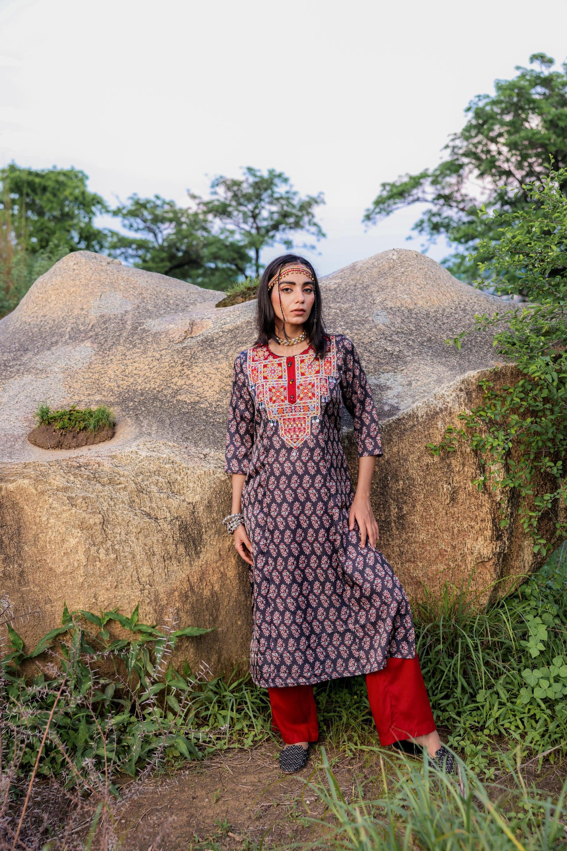 Juniper Black Floral Poly Kurta And Pants Set With Mirror, Thread Work And Tassels Detail - Distacart