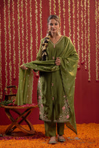 Juniper Mehendi Green Embroidered Kurta Set With Dupatta - Distacart