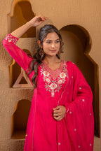 Juniper Fuchsia Floral Embroidered Kurta Set With Scallop Dupatta - Distacart