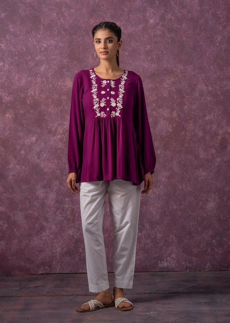 Juniper Women'S Mint & White Embroidered Viscose Tunic With Thread Work And Buttons