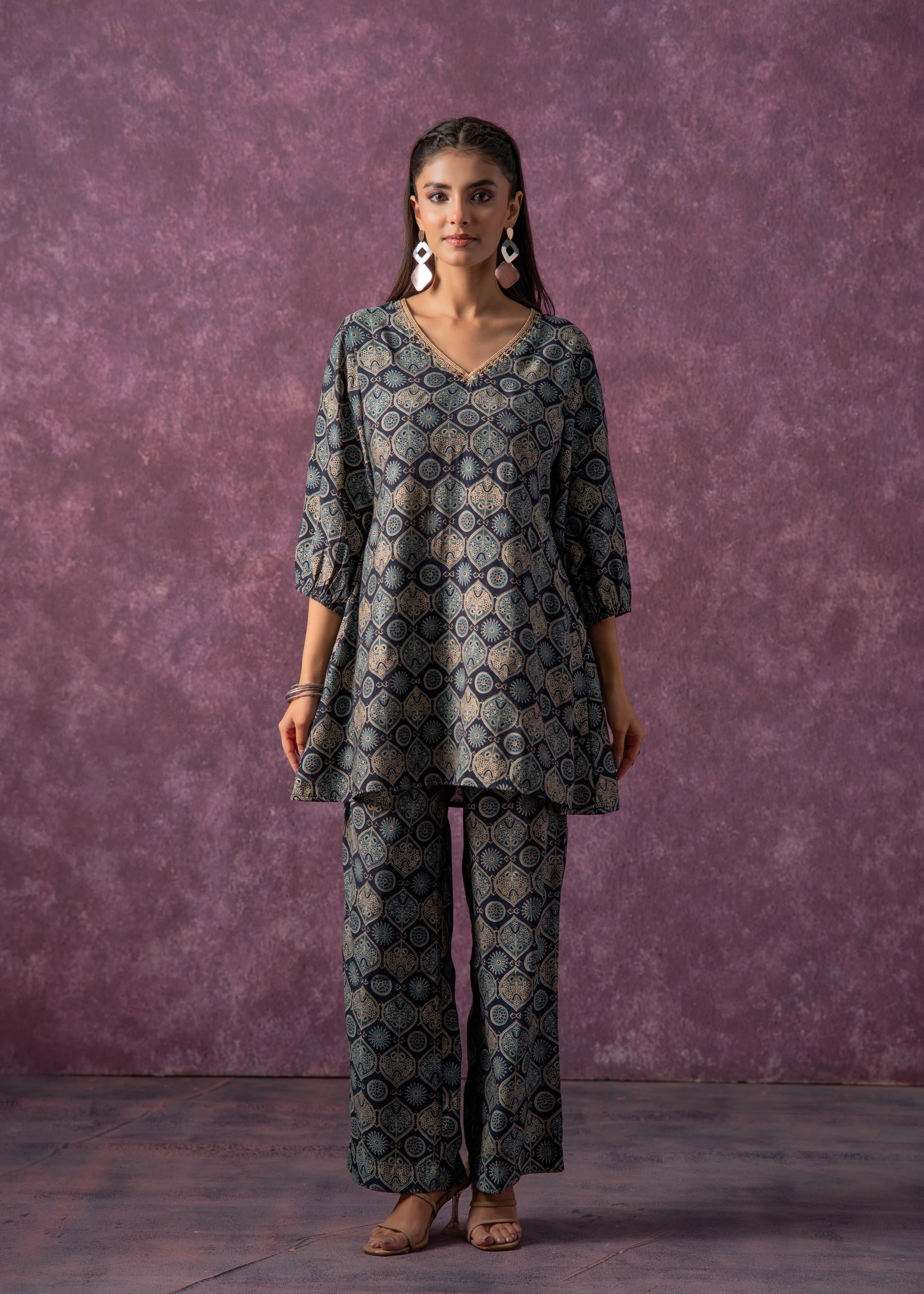 Juniper Women'S Green & Black Cotton Kurta & Pants Co-Ord Set With Ethnic Motifs And Zari Work - Distacart