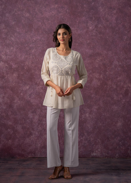 Juniper Women'S Off-White Cotton Tunic With Thread & Mirror Work