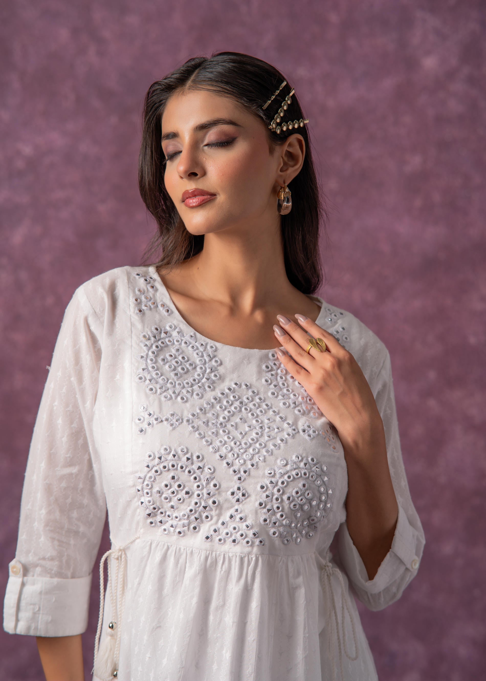 Juniper Women's Off-White Cotton Tunic With Thread & Mirror Work