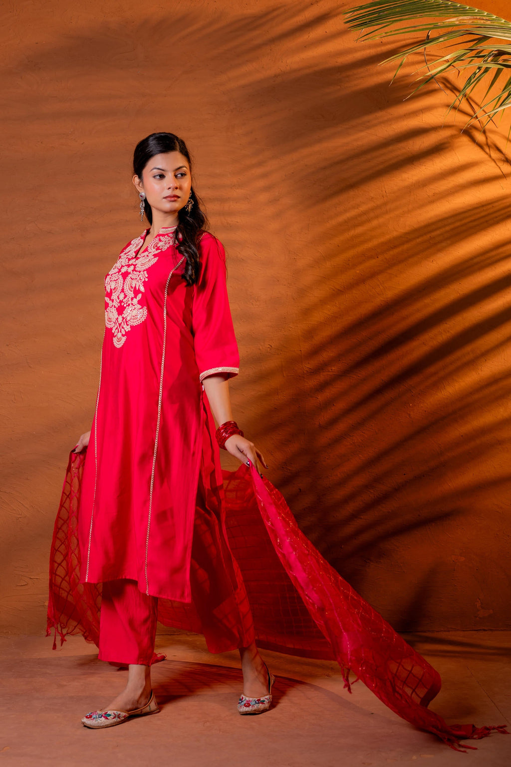 Juniper Fuchsia Embroidered Kurta Set With Zari Checked Dupatta - Distacart