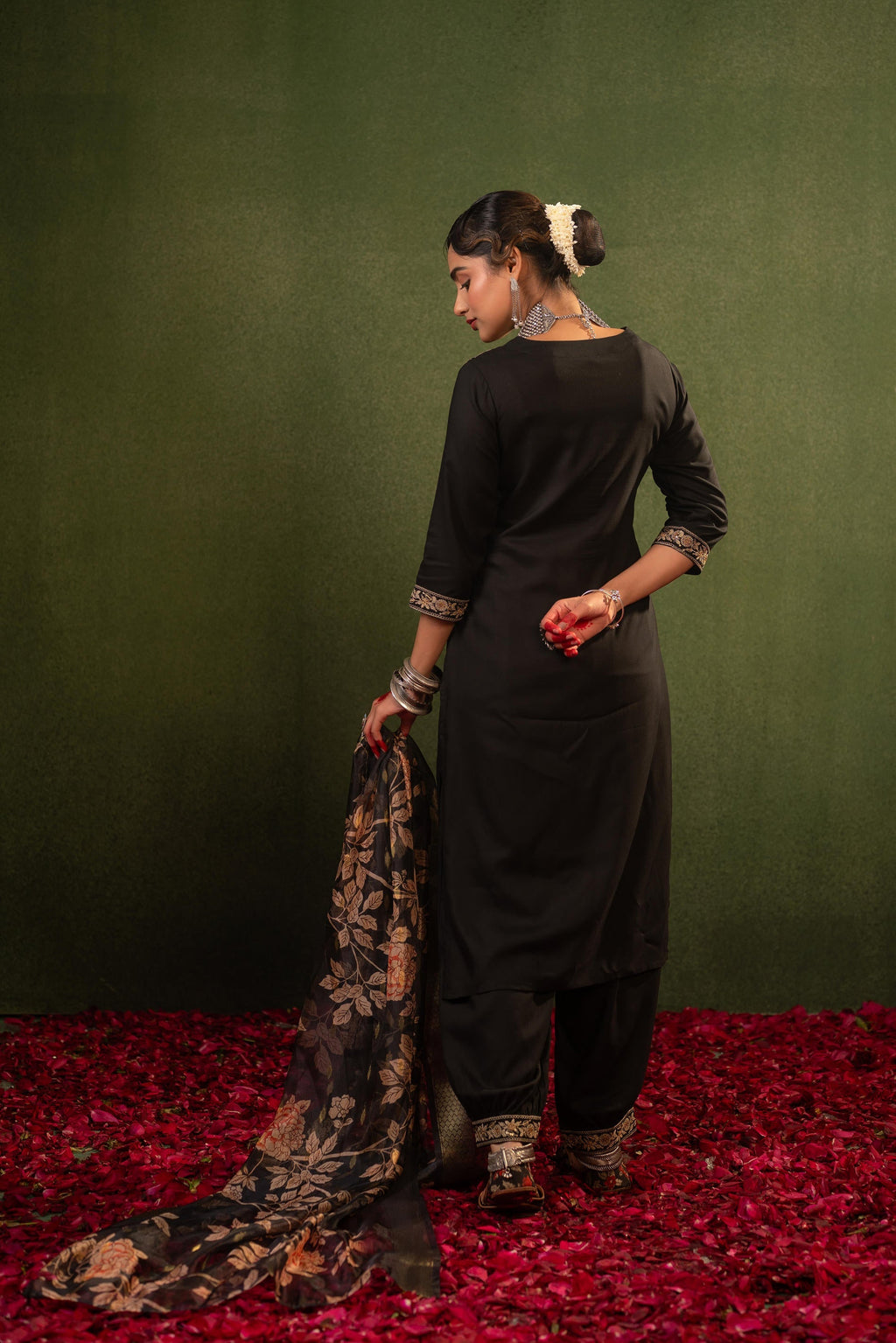 Juniper Black Heritage Embroidered Kurta Set - Distacart