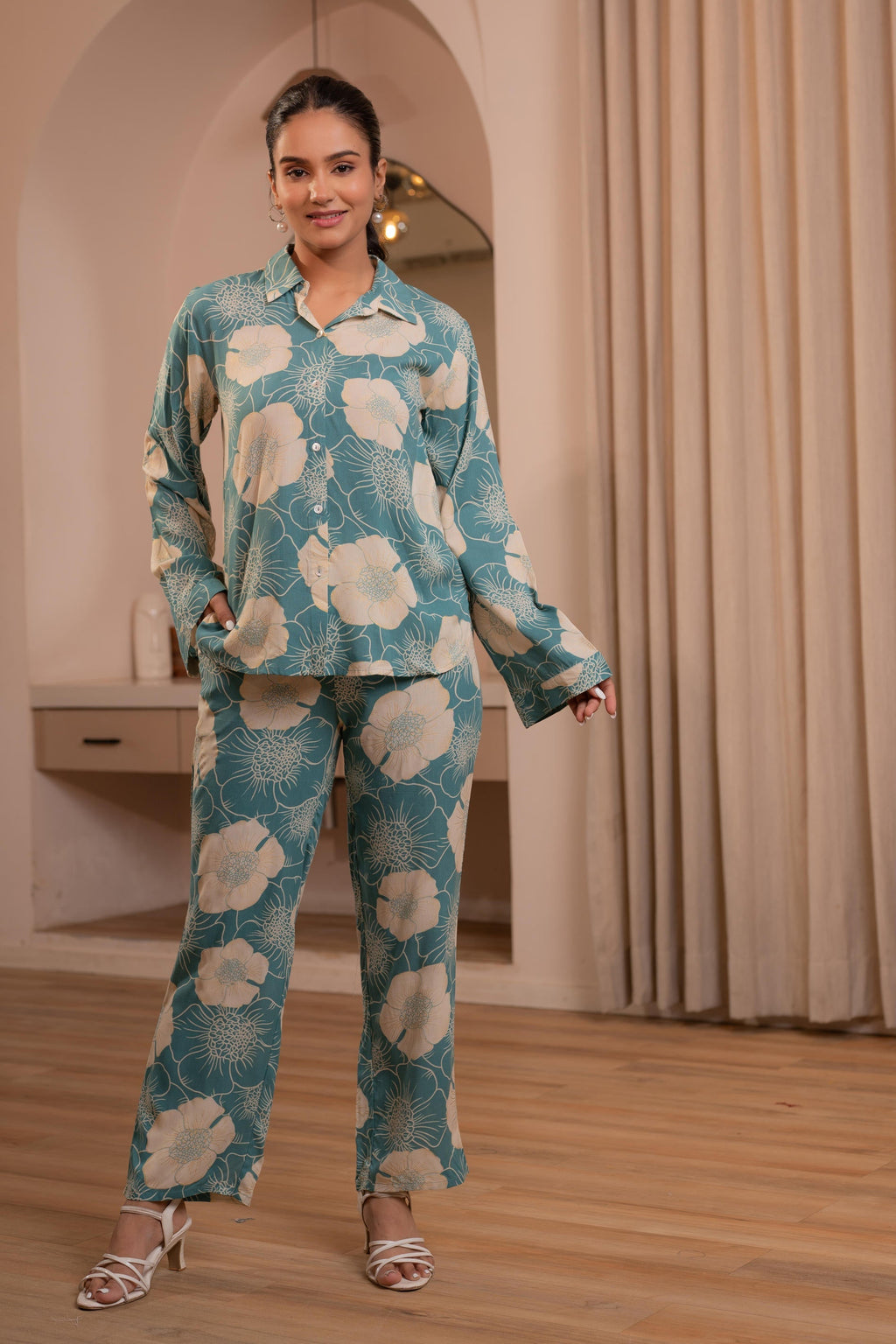 Juniper Women'S Mint Floral Printed Co-Ord Set With Button Details - Distacart