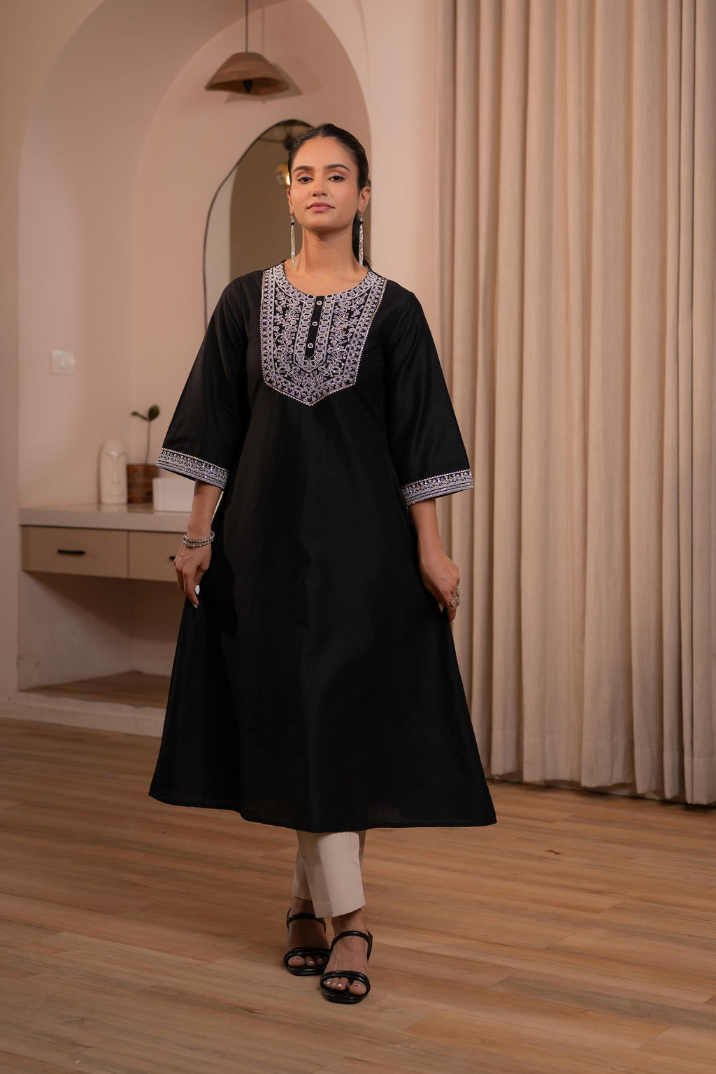 Juniper Black Noir Kashida Kurta - Distacart