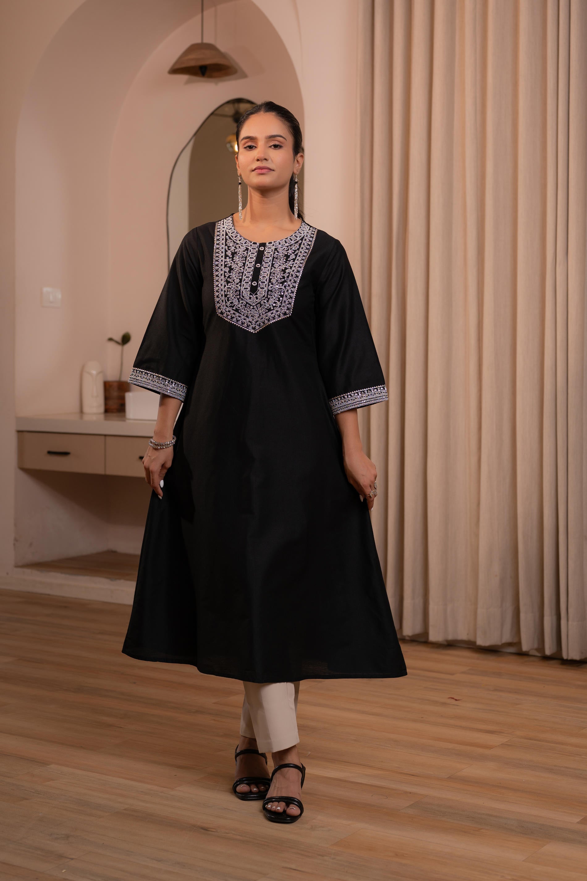 Juniper Black Noir Kashida Kurta - Distacart