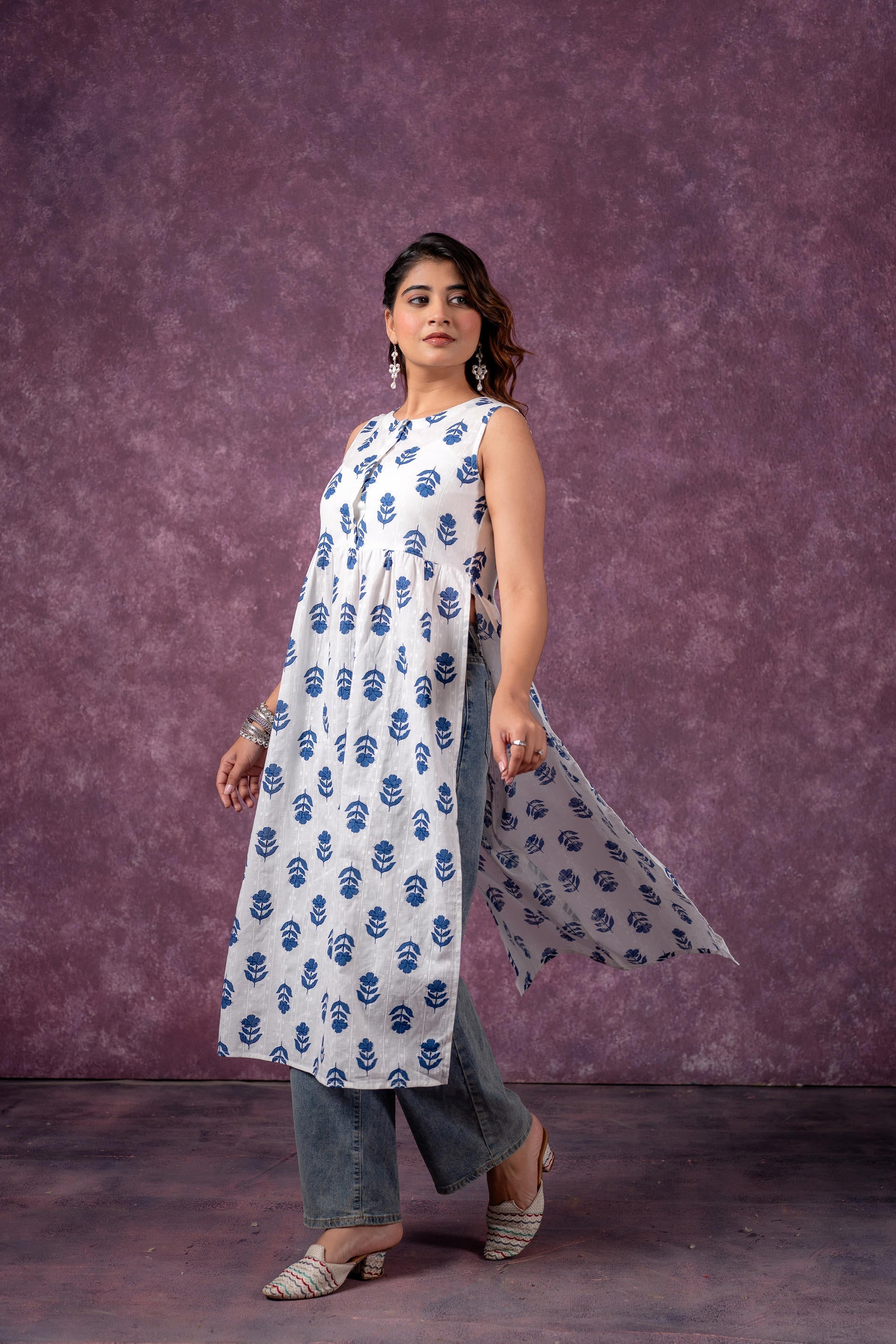 Juniper Indigo Leaf Printed Sleeveless Long Kurta - Distacart